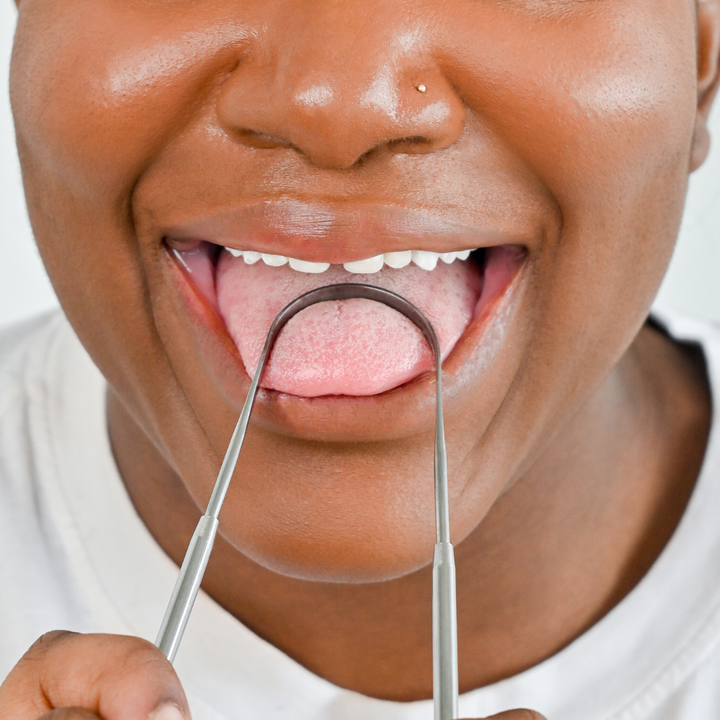 TONGUE CLEANER